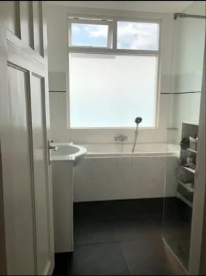 Foto van de Kamer gelegen aan de Harstenhoekweg in Den Haag