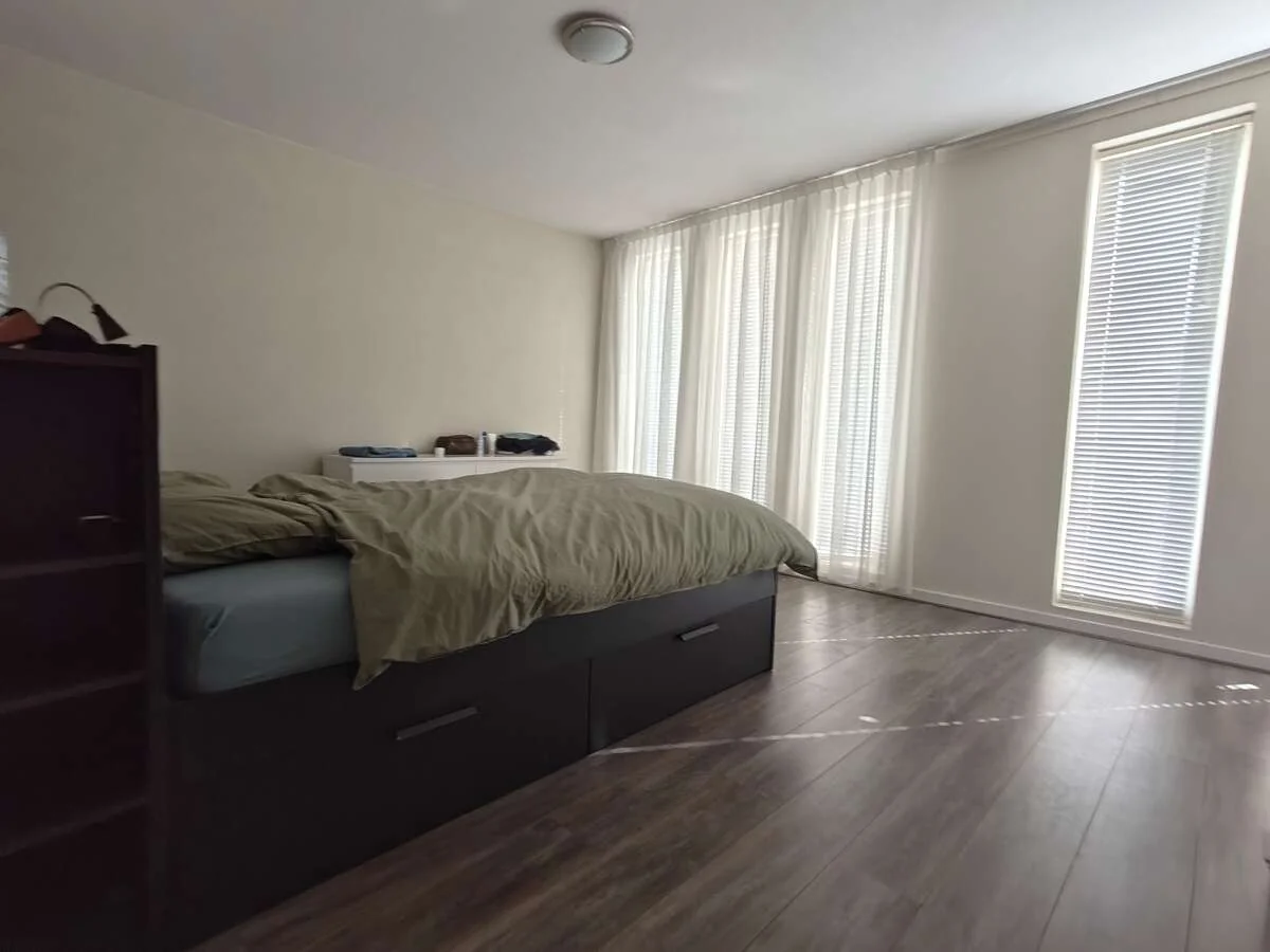 geblurde versie van de foto als achtergrond