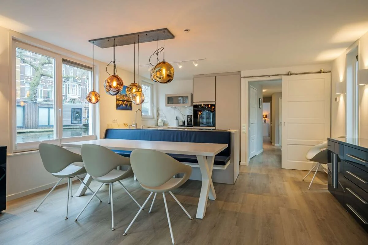 geblurde versie van de foto als achtergrond