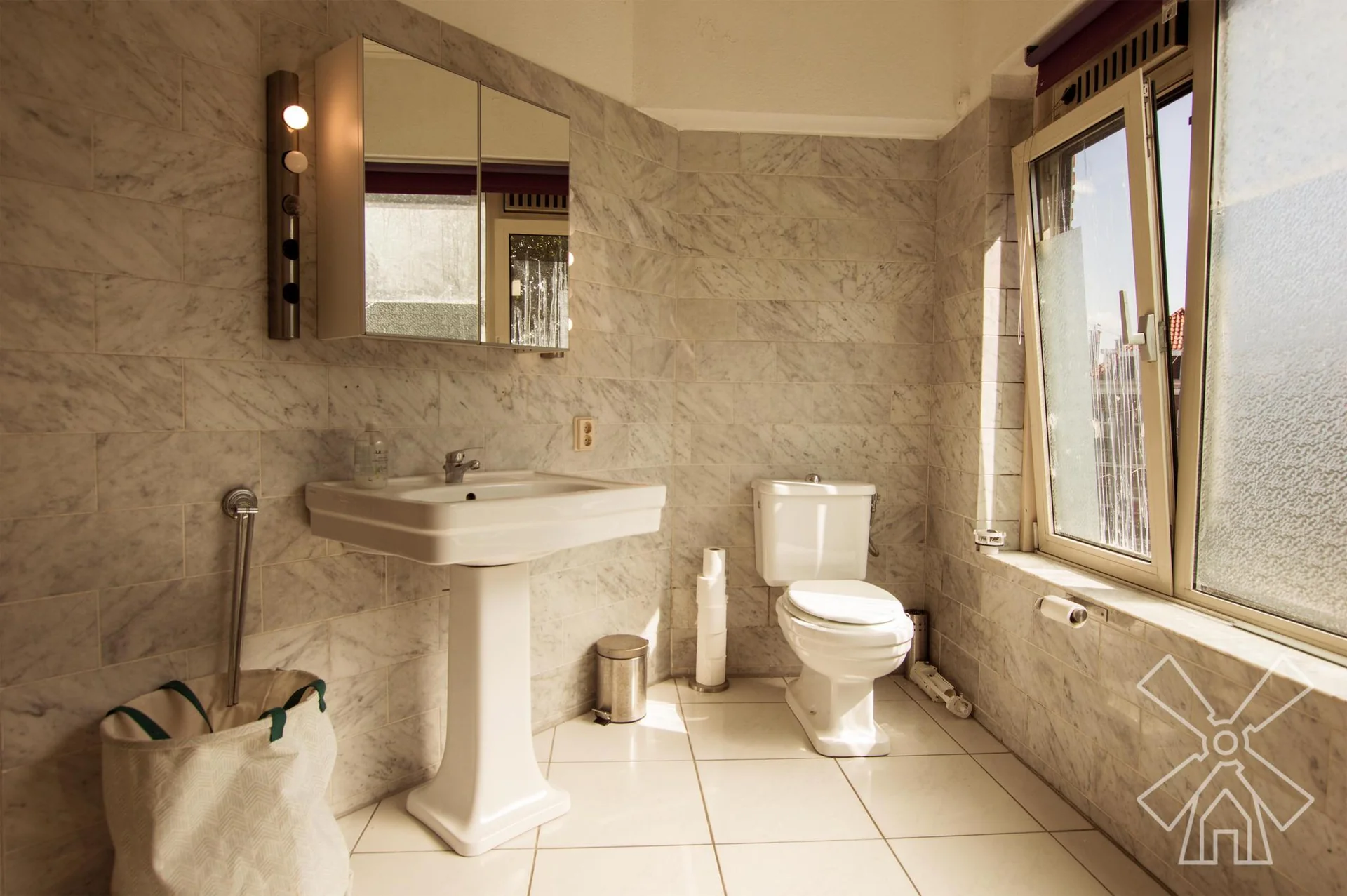 Foto van de Kamer gelegen aan de Lijnbaan in Den Haag