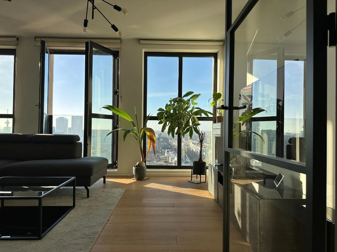 Foto van de Appartement gelegen aan de Blaak in Rotterdam