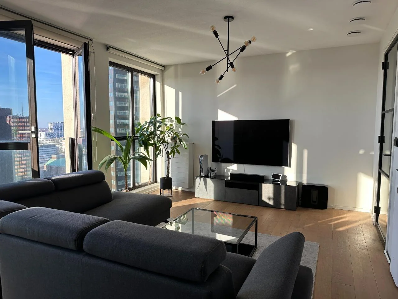 Foto van de Appartement gelegen aan de Blaak in Rotterdam
