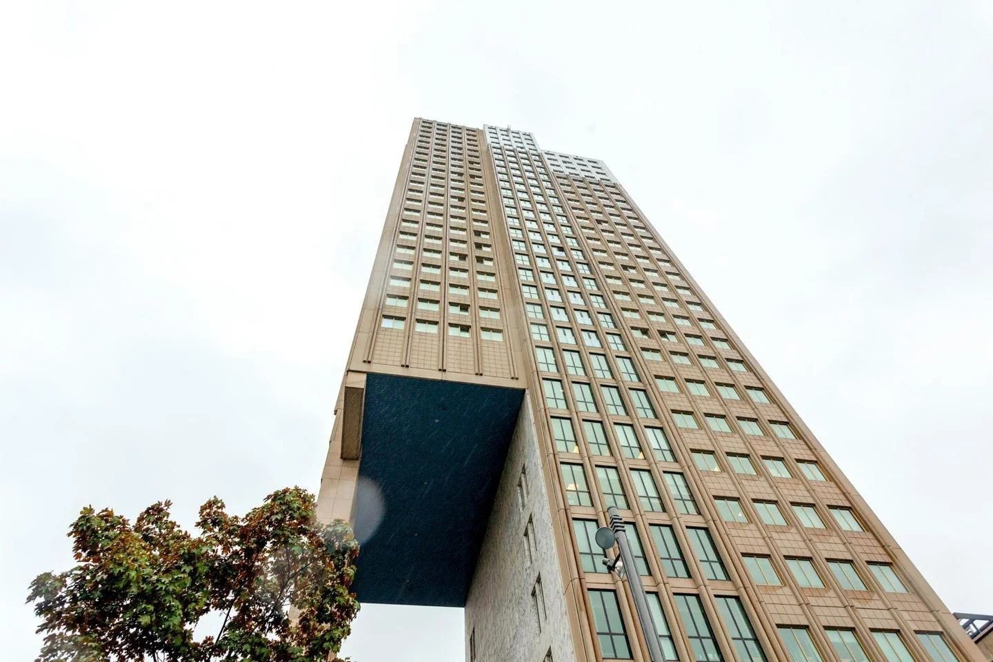 Foto van de Appartement gelegen aan de Blaak in Rotterdam