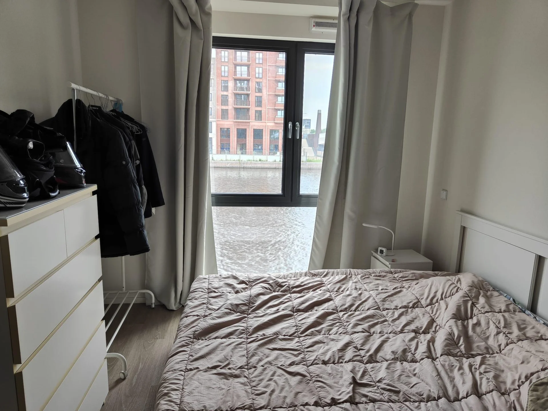 Foto van de Kamer gelegen aan de Joan Muyskenweg in Amsterdam