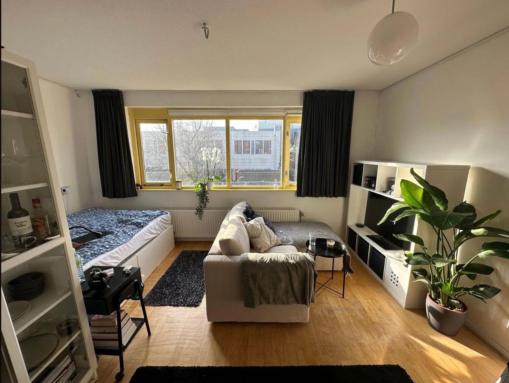 Foto van de Studio gelegen aan de Zwanebloemlaan in Amsterdam