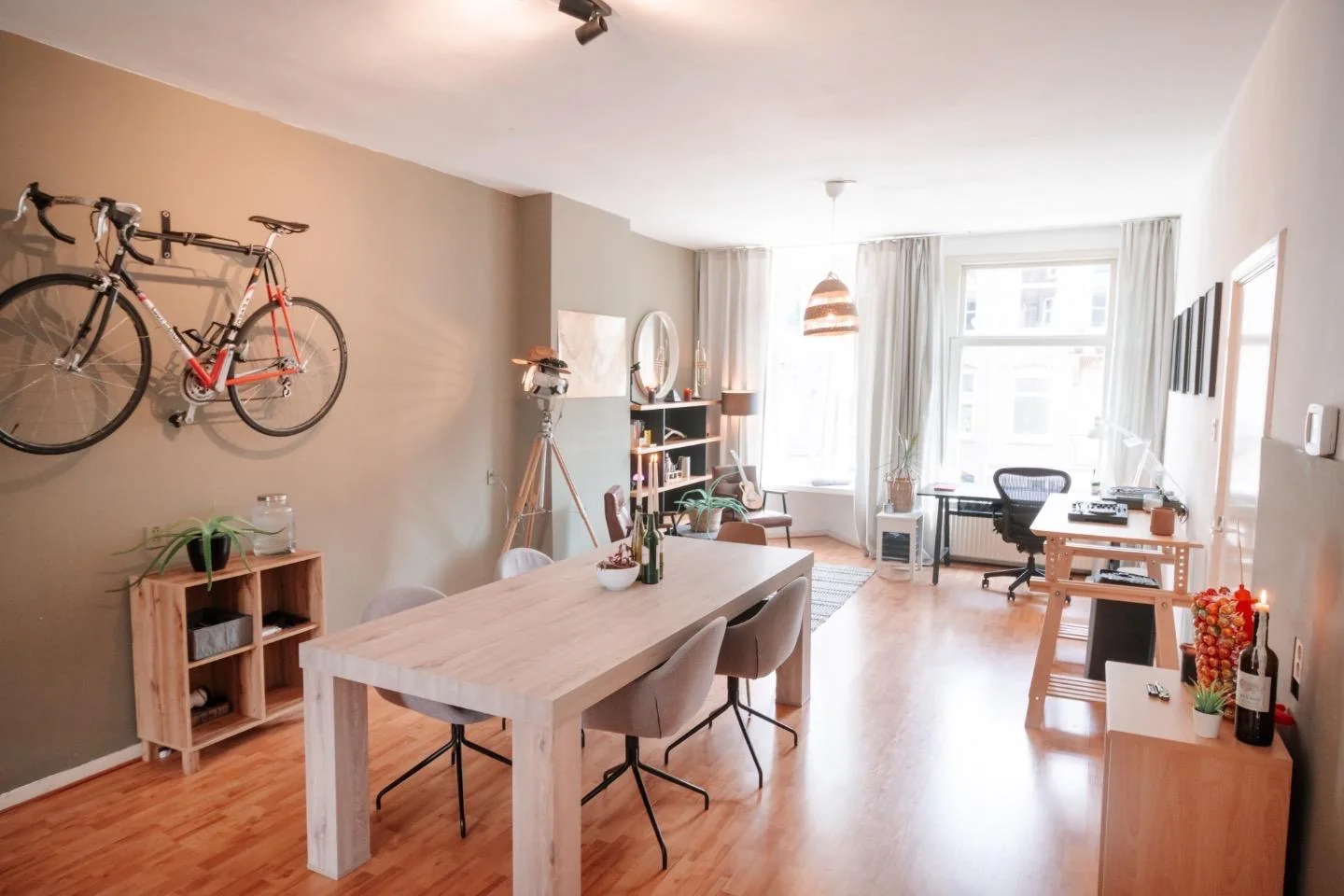 geblurde versie van de foto als achtergrond