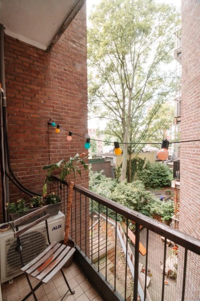 geblurde versie van de foto als achtergrond