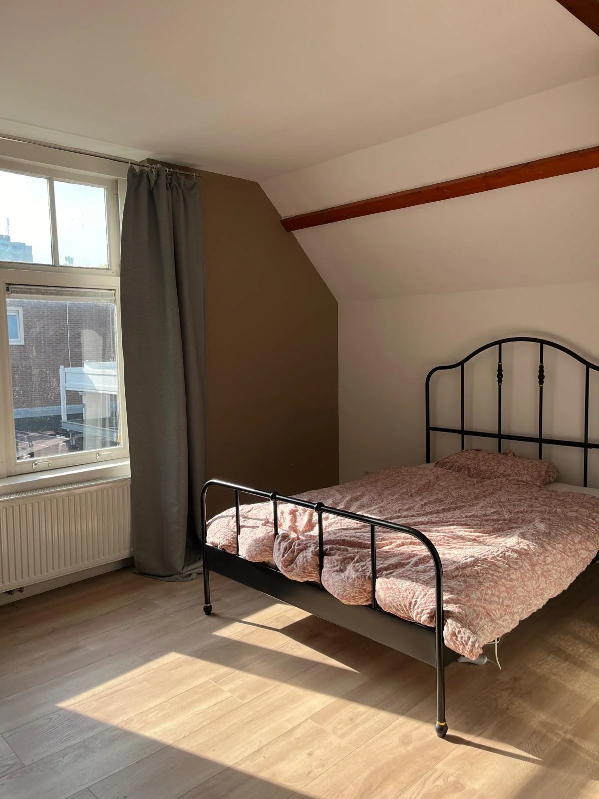Foto van de Kamer gelegen aan de Admiraliteitsstraat in Rotterdam