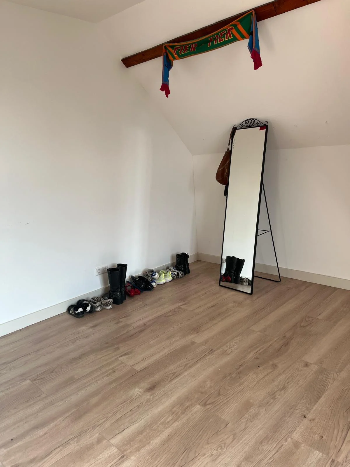 Foto van de Kamer gelegen aan de Admiraliteitsstraat in Rotterdam