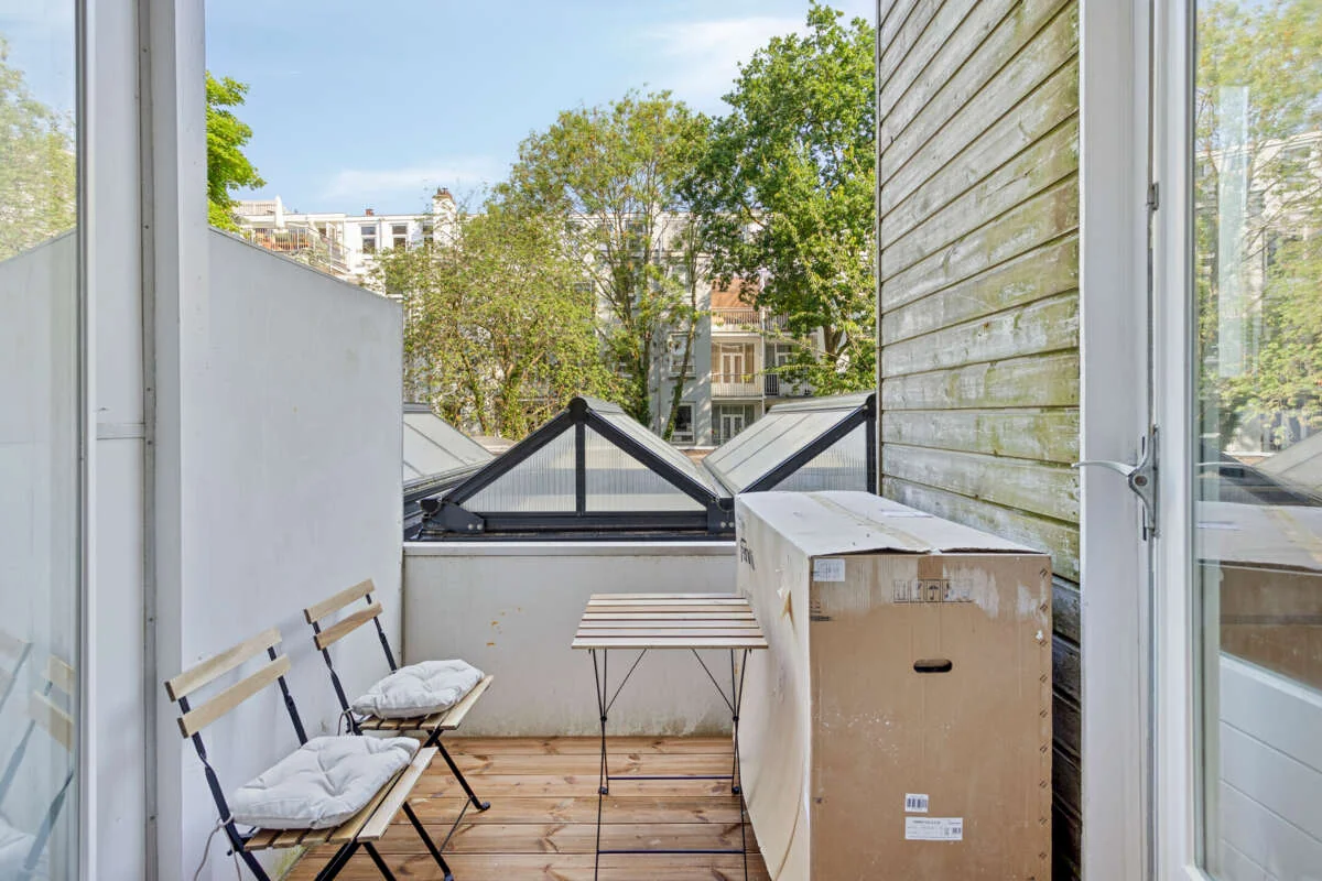 geblurde versie van de foto als achtergrond