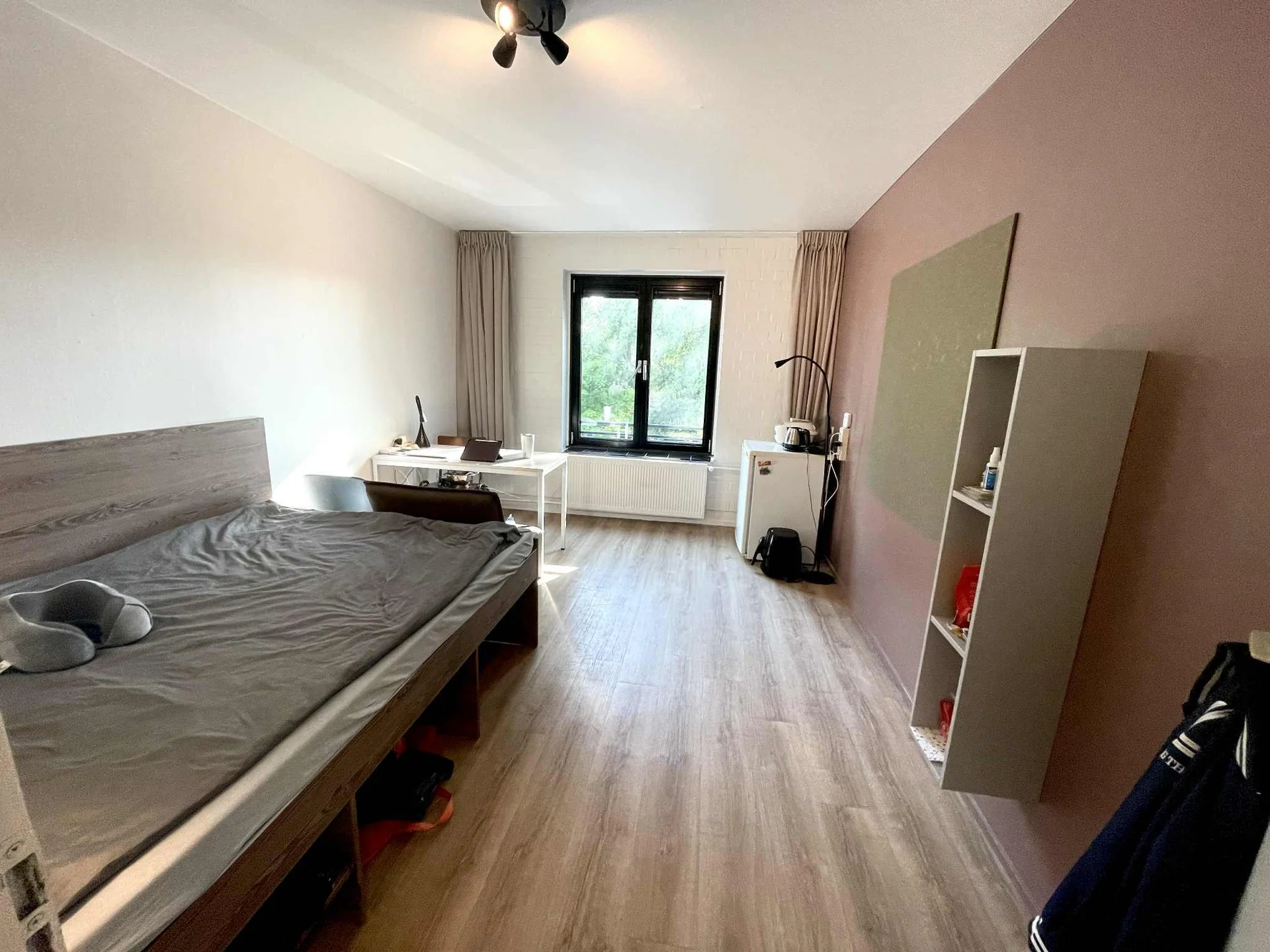 geblurde versie van de foto als achtergrond