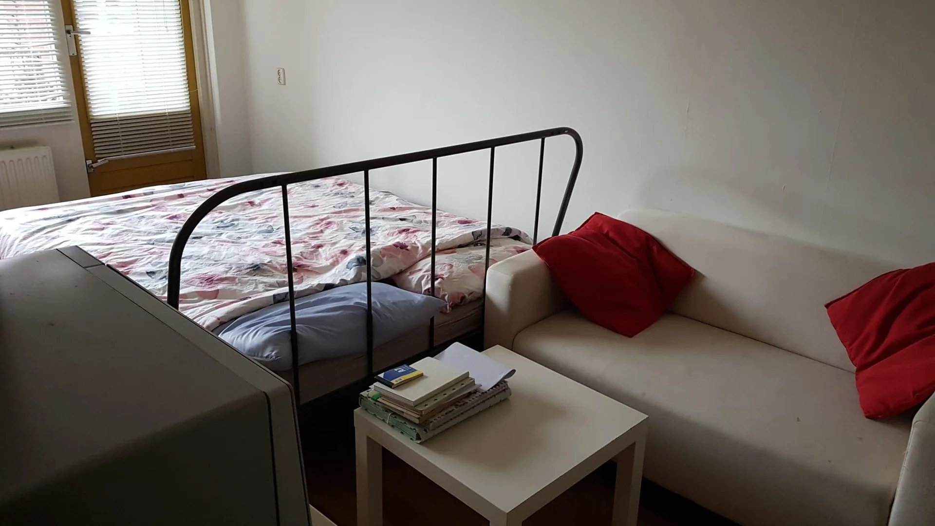Foto van de Kamer gelegen aan de Derde Looiersdwarsstraat in Amsterdam