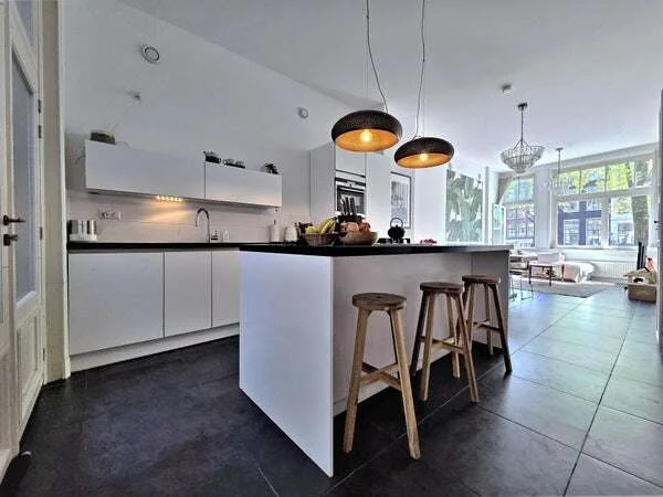 Foto van de Appartement gelegen aan de Oudezijds Voorburgwal in Amsterdam