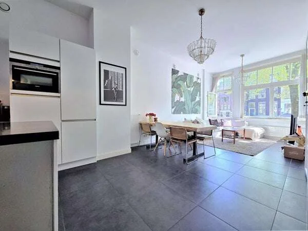 Foto van de Appartement gelegen aan de Oudezijds Voorburgwal in Amsterdam