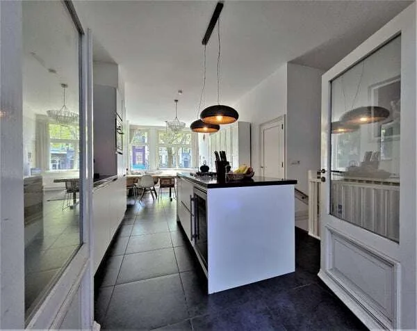 Foto van de Appartement gelegen aan de Oudezijds Voorburgwal in Amsterdam