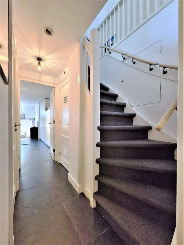 Foto van de Appartement gelegen aan de Oudezijds Voorburgwal in Amsterdam