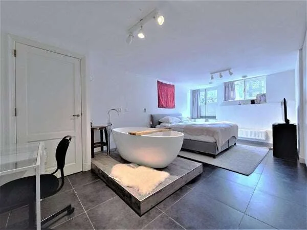 Foto van de Appartement gelegen aan de Oudezijds Voorburgwal in Amsterdam