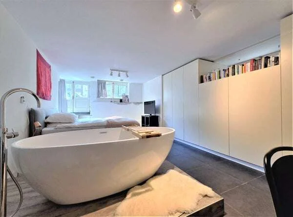Foto van de Appartement gelegen aan de Oudezijds Voorburgwal in Amsterdam