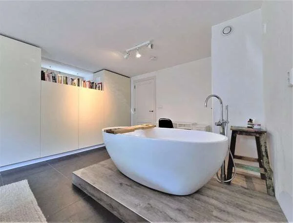 Foto van de Appartement gelegen aan de Oudezijds Voorburgwal in Amsterdam