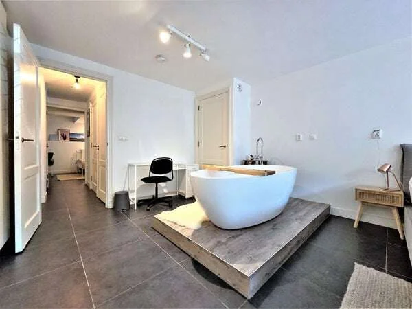 Foto van de Appartement gelegen aan de Oudezijds Voorburgwal in Amsterdam