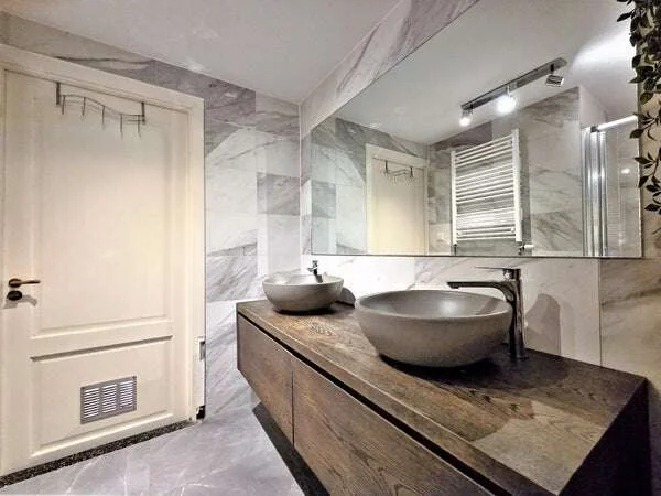Foto van de Appartement gelegen aan de Oudezijds Voorburgwal in Amsterdam