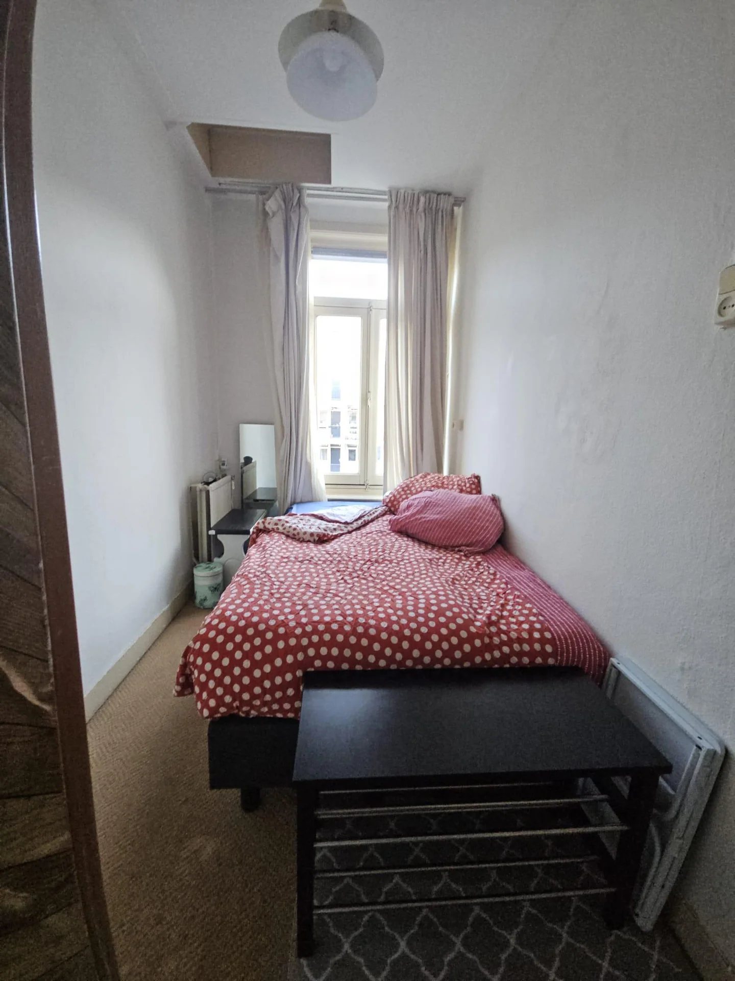 Foto van de Kamer gelegen aan de Tweede Helmersstraat in Amsterdam