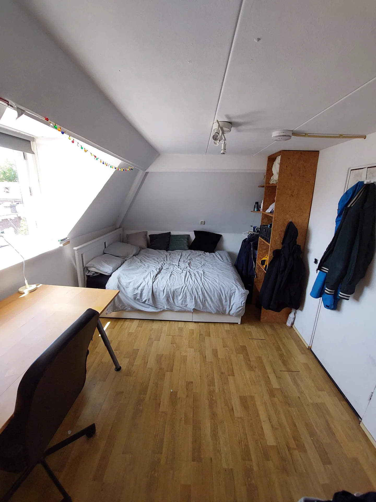 Foto van de Kamer gelegen aan de Nieuwe Schoolstraat in Delft