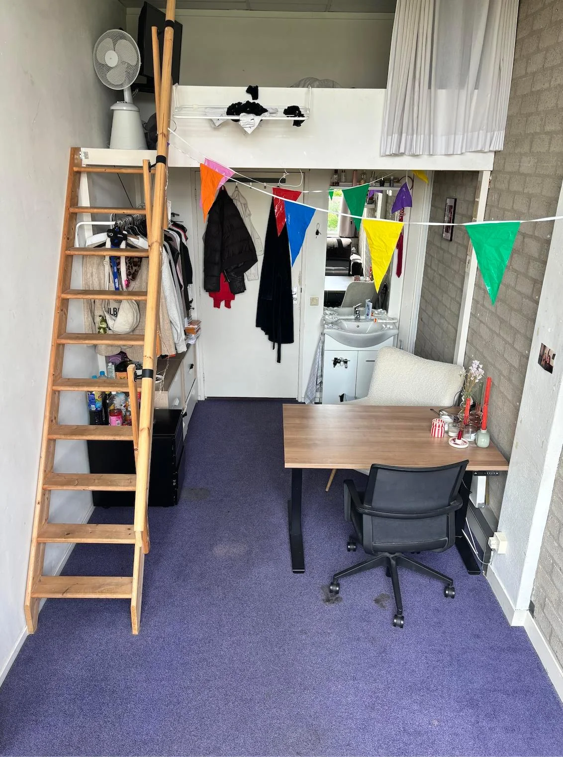 Foto van de Kamer gelegen aan de Herebinnensingel in Groningen