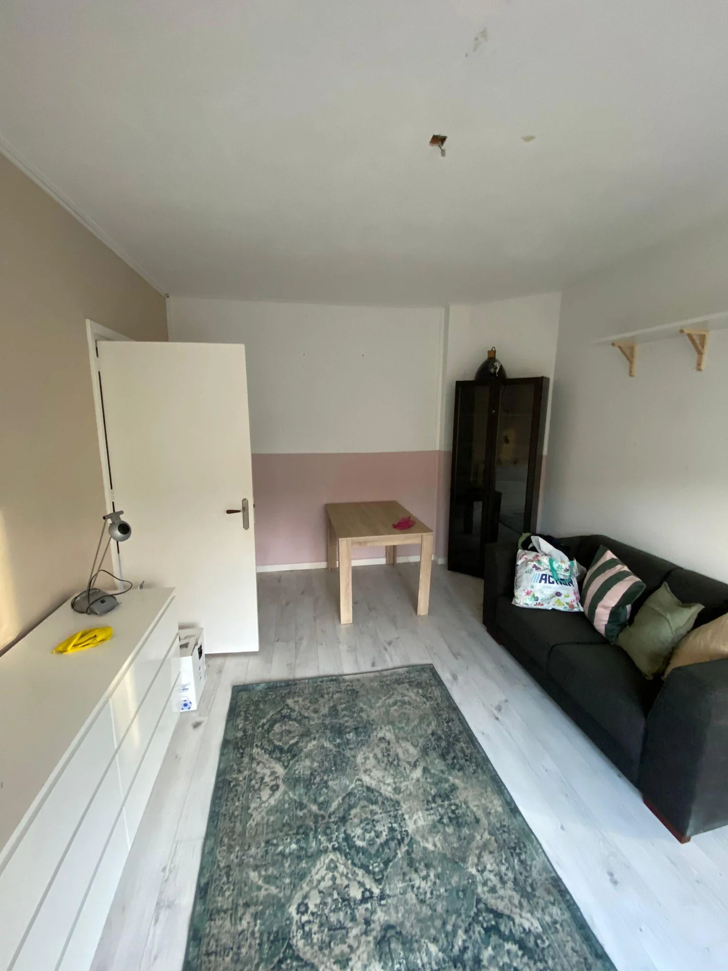 Foto van de Kamer gelegen aan de Van Swinderenstraat in Groningen