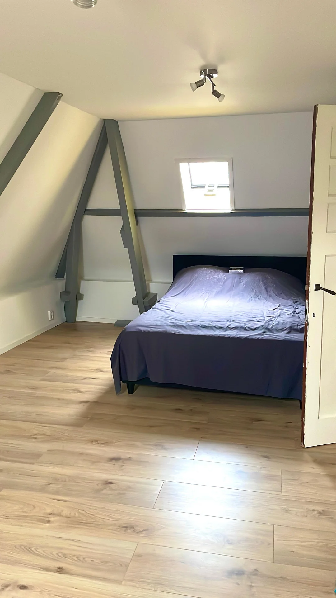 Foto van de Kamer gelegen aan de Westzijde in Zaandam