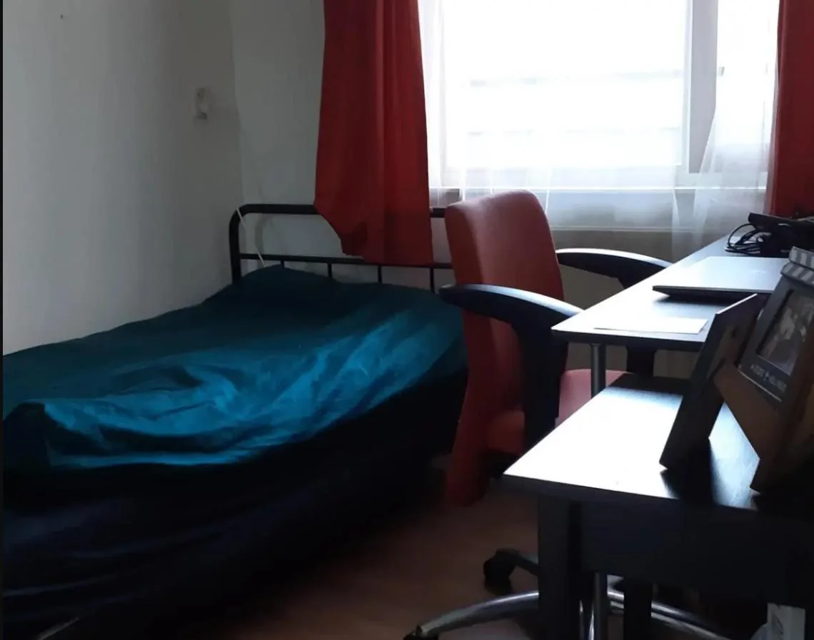 Foto van de Kamer gelegen aan de Aartsbisschop Romerostraat in Utrecht