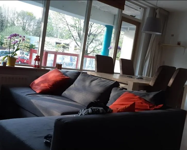 Foto van de Kamer gelegen aan de Aartsbisschop Romerostraat in Utrecht