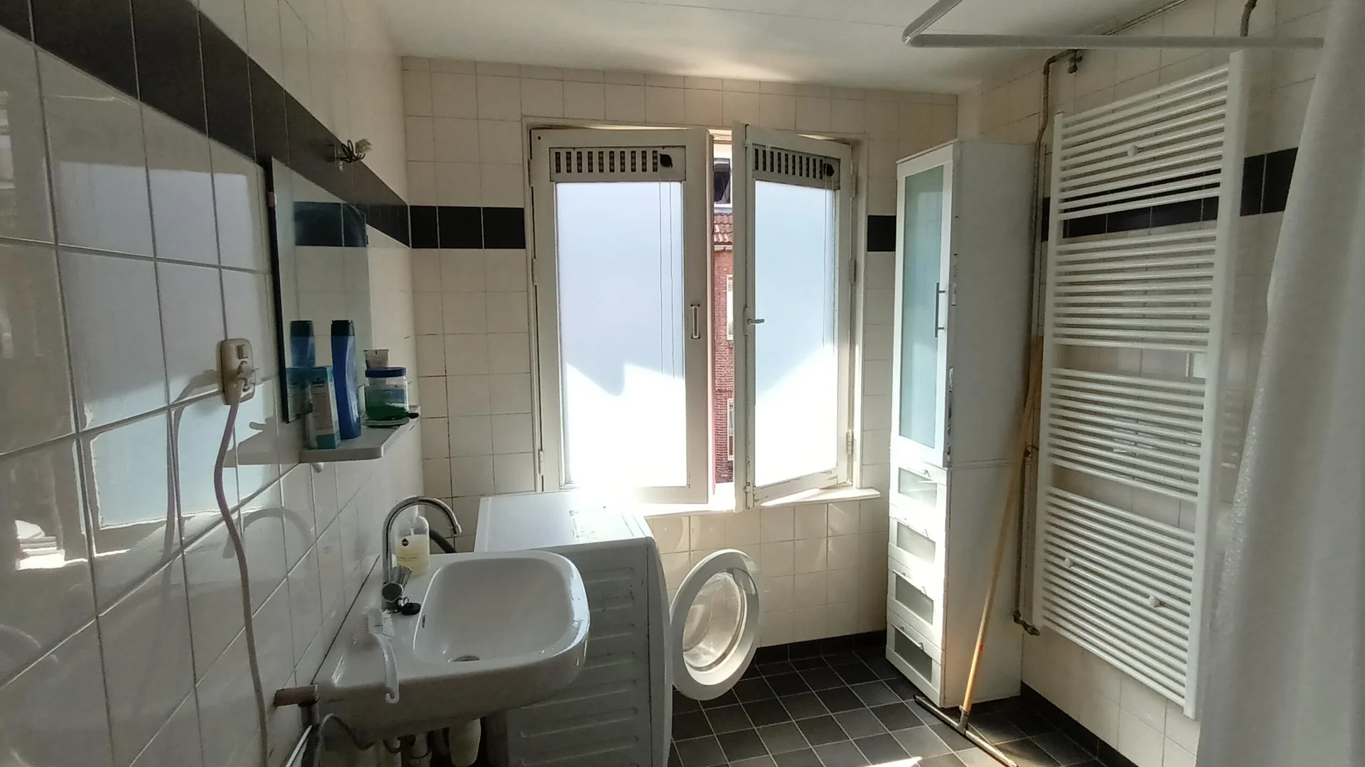 Foto van de Kamer gelegen aan de Zwaluwstraat in Amsterdam