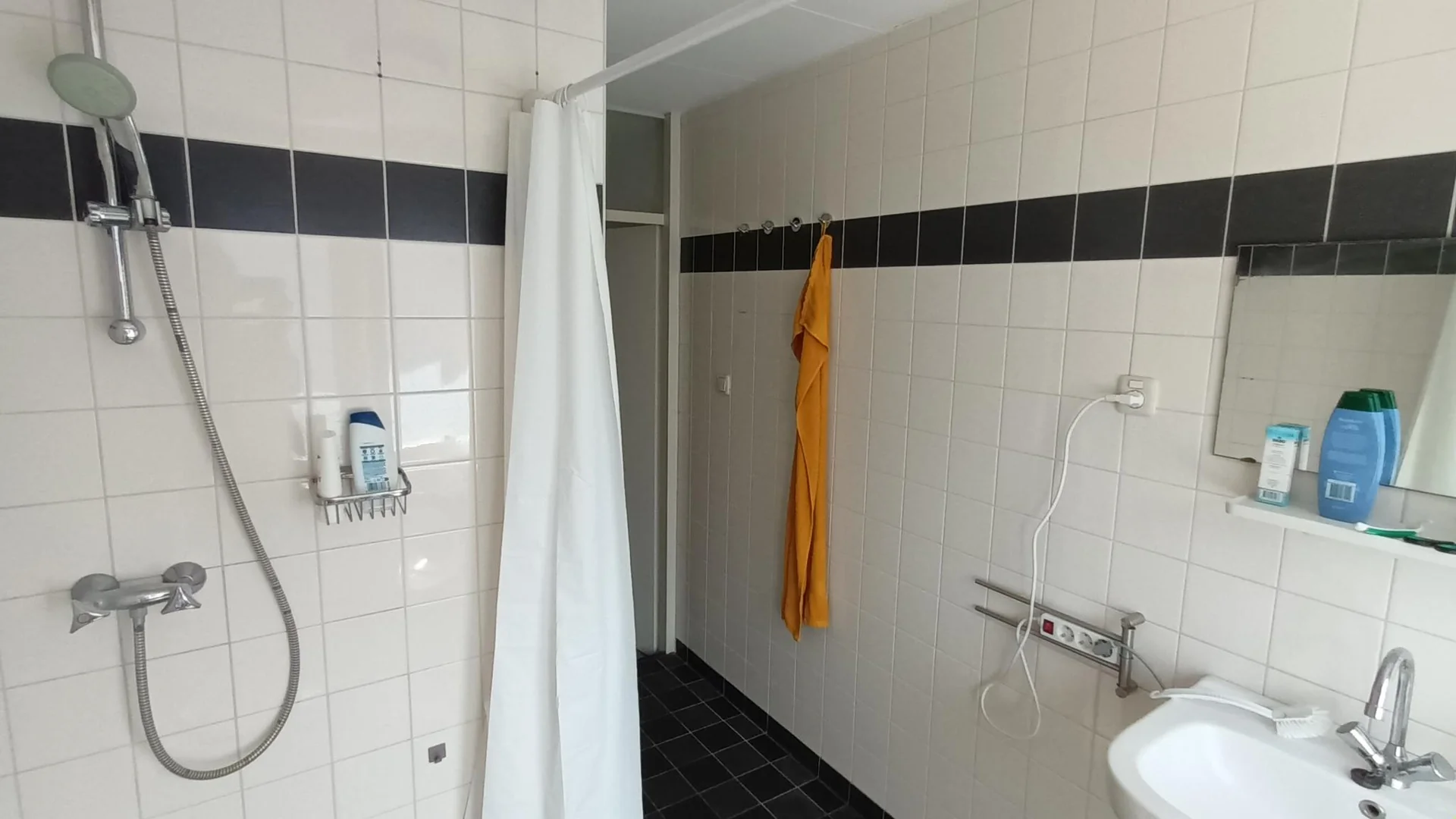 Foto van de Kamer gelegen aan de Zwaluwstraat in Amsterdam