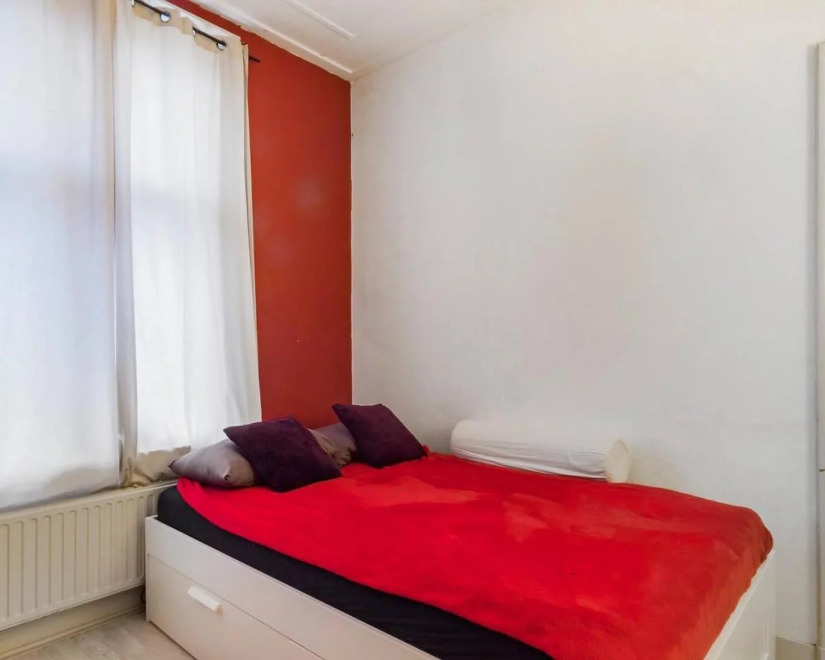 Foto van de Kamer gelegen aan de Spoordijk in Oosterhout