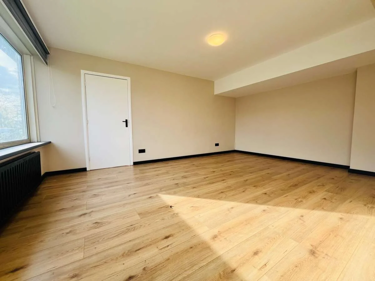 Foto van de Appartement gelegen aan de Burgemeester Van Haarenlaan in Schiedam