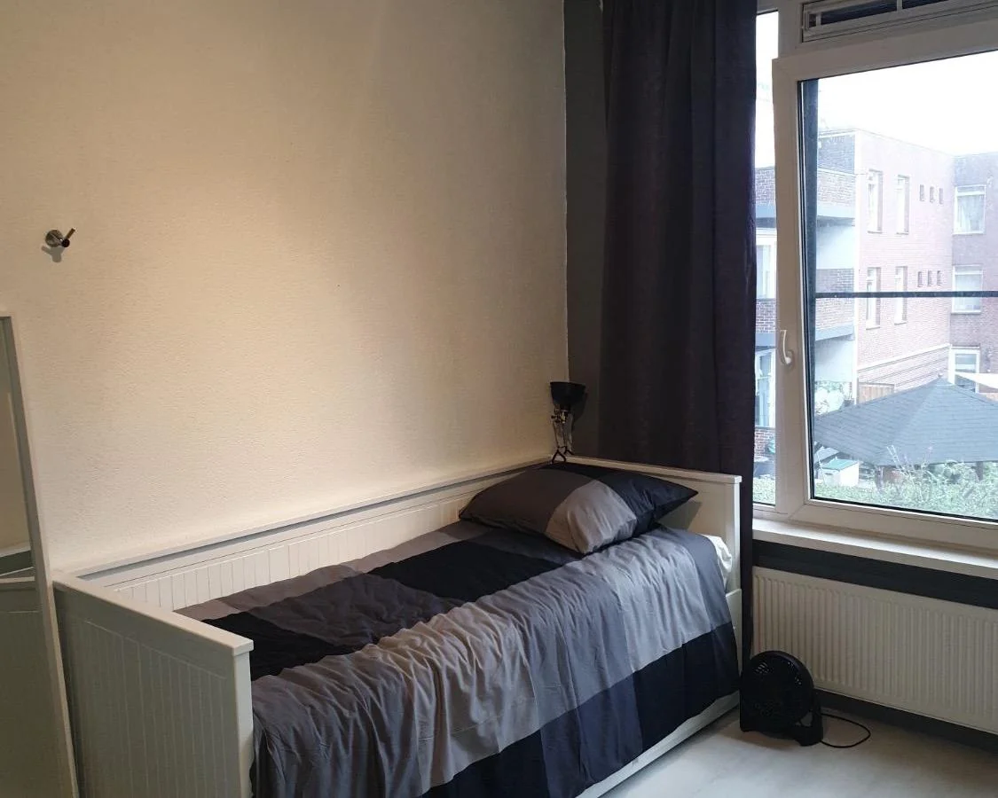Foto van de Kamer gelegen aan de Madeliefstraat in Rotterdam