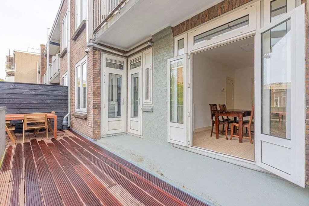 Foto van de Appartement gelegen aan de Paramaribostraat in Amsterdam