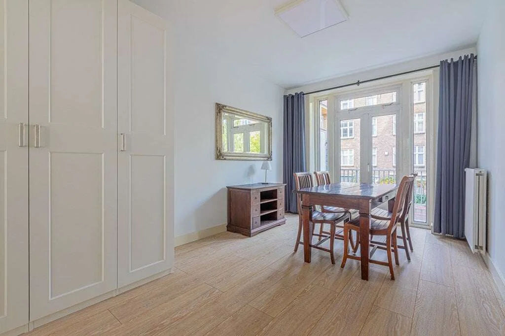 Foto van de Appartement gelegen aan de Paramaribostraat in Amsterdam
