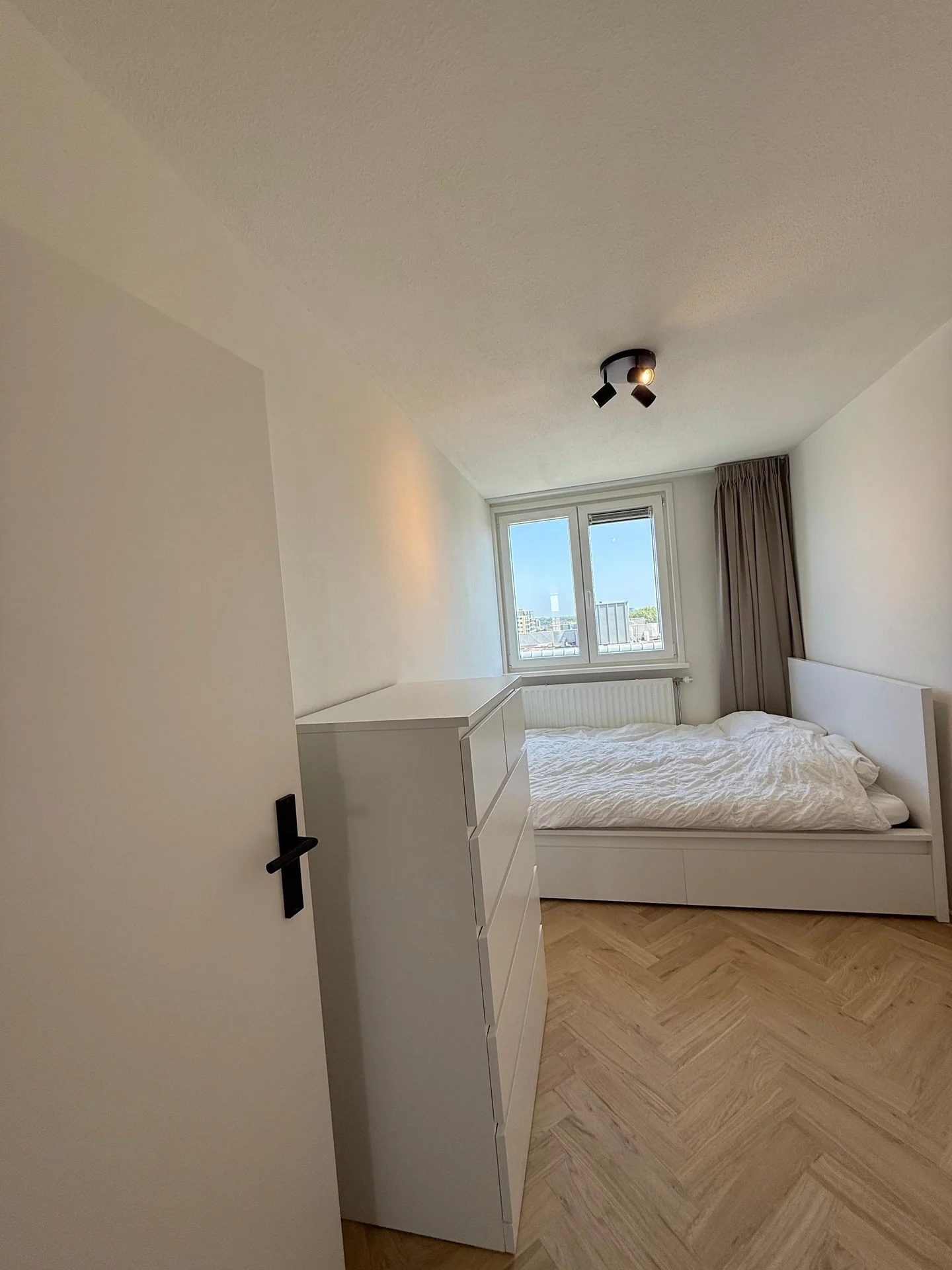 Foto van de Kamer gelegen aan de Admiraliteitskade in Rotterdam