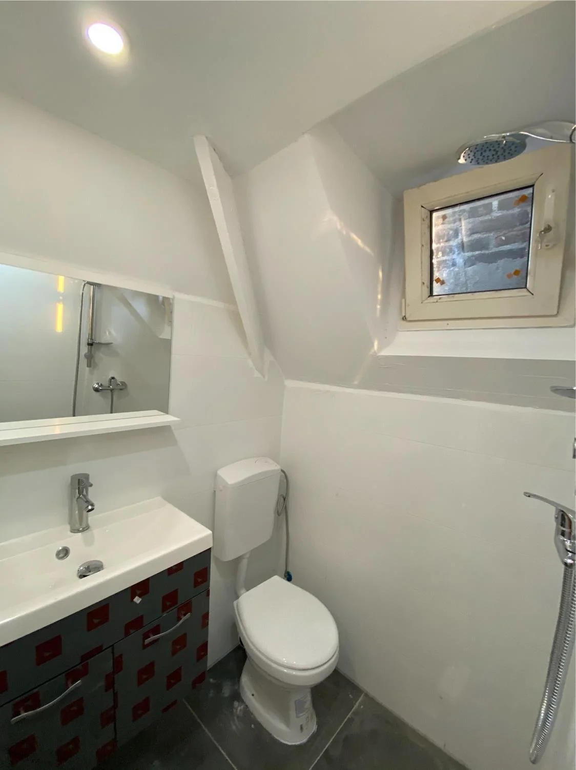 Foto van de Studio gelegen aan de Mathenesserweg in Rotterdam