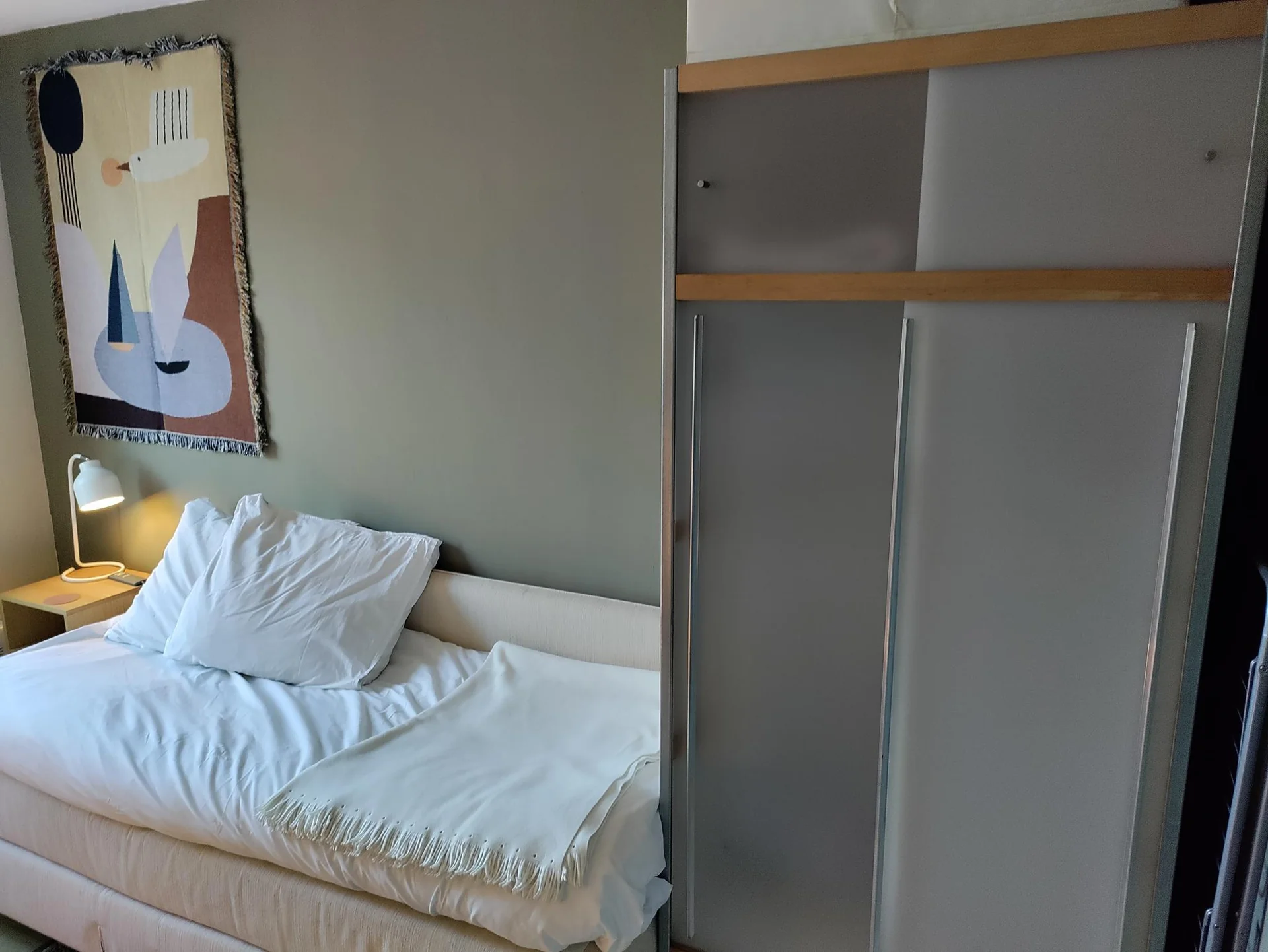 Foto van de Kamer gelegen aan de Schonebergerweg in Rotterdam