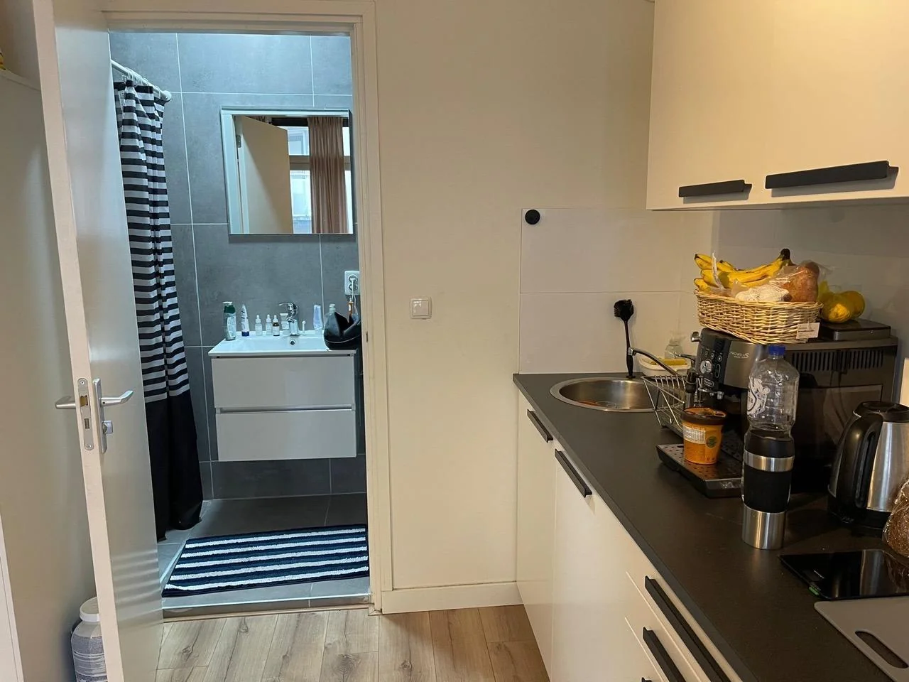 Foto van de Kamer gelegen aan de Polderlaan in Rotterdam