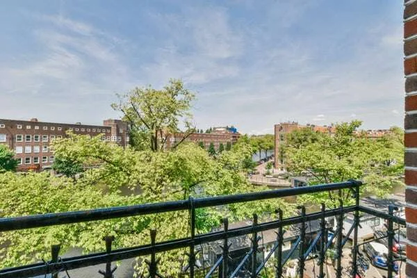 Foto van de Appartement gelegen aan de Jacob van Lennepkade in Amsterdam