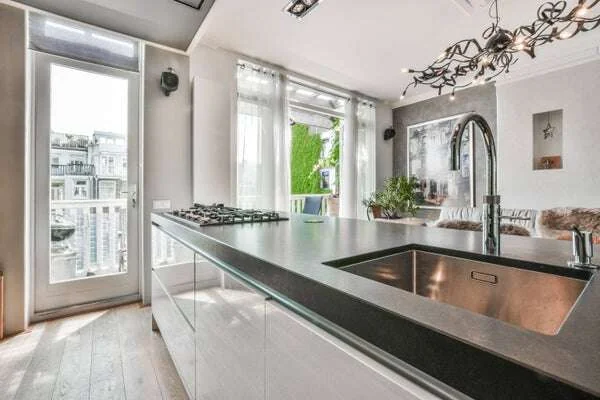 Foto van de Appartement gelegen aan de Jacob van Lennepkade in Amsterdam