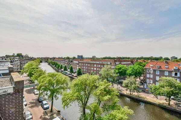 Foto van de Appartement gelegen aan de Jacob van Lennepkade in Amsterdam