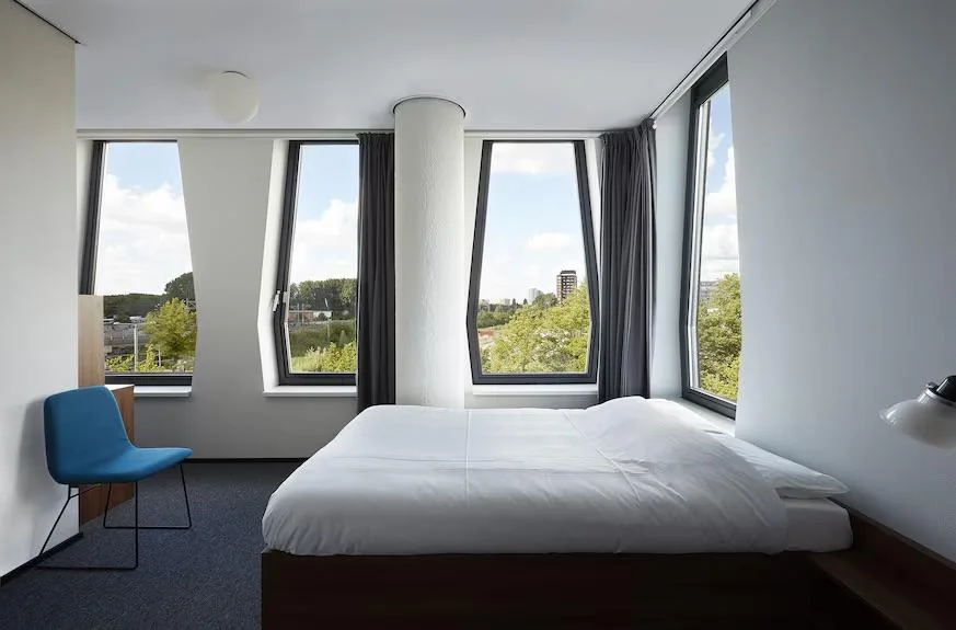 Foto van de Kamer gelegen aan de Van de Sande Bakhuijzenstraat in Amsterdam