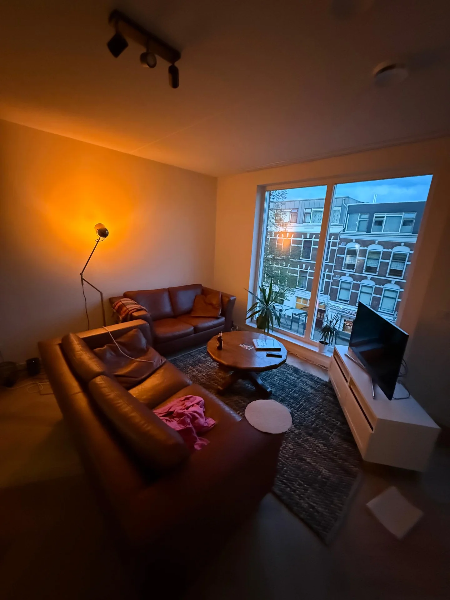Foto van de Kamer gelegen aan de Roentgenstraat in Rotterdam