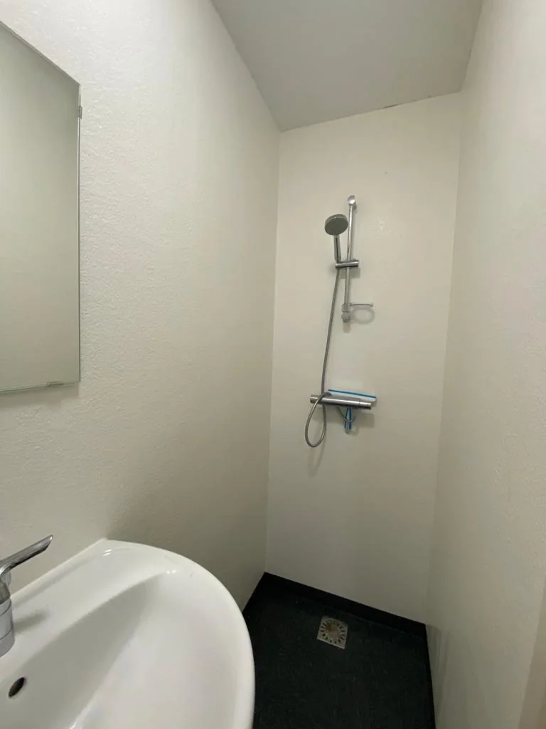 Foto van de Kamer gelegen aan de Nieuwe Ebbingestraat in Groningen