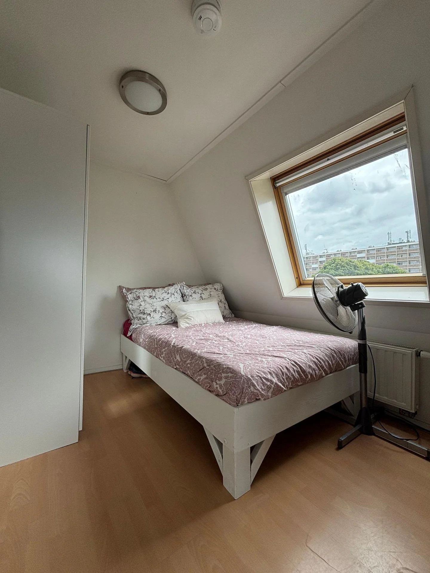 Foto van de Kamer gelegen aan de Oosterhamrikkade in Groningen